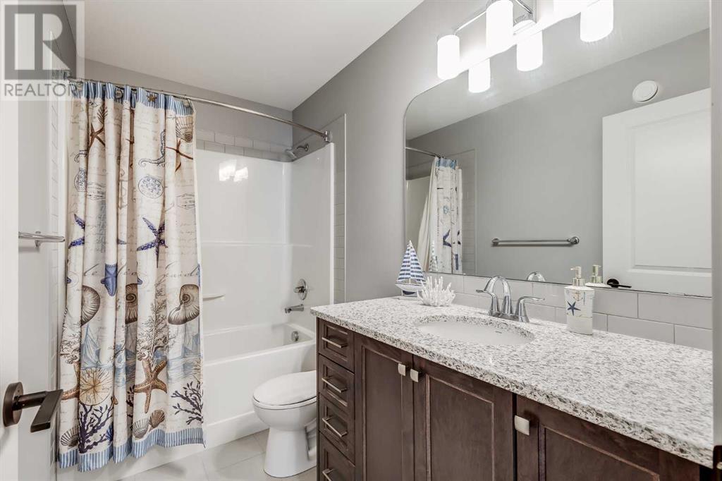Photo 42 of 247 Hillcrest Heights Sw, Airdrie AB