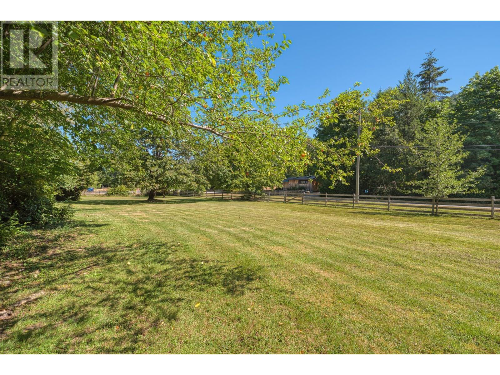 12800-12810 MAINSAIL ROAD, Madeira Park