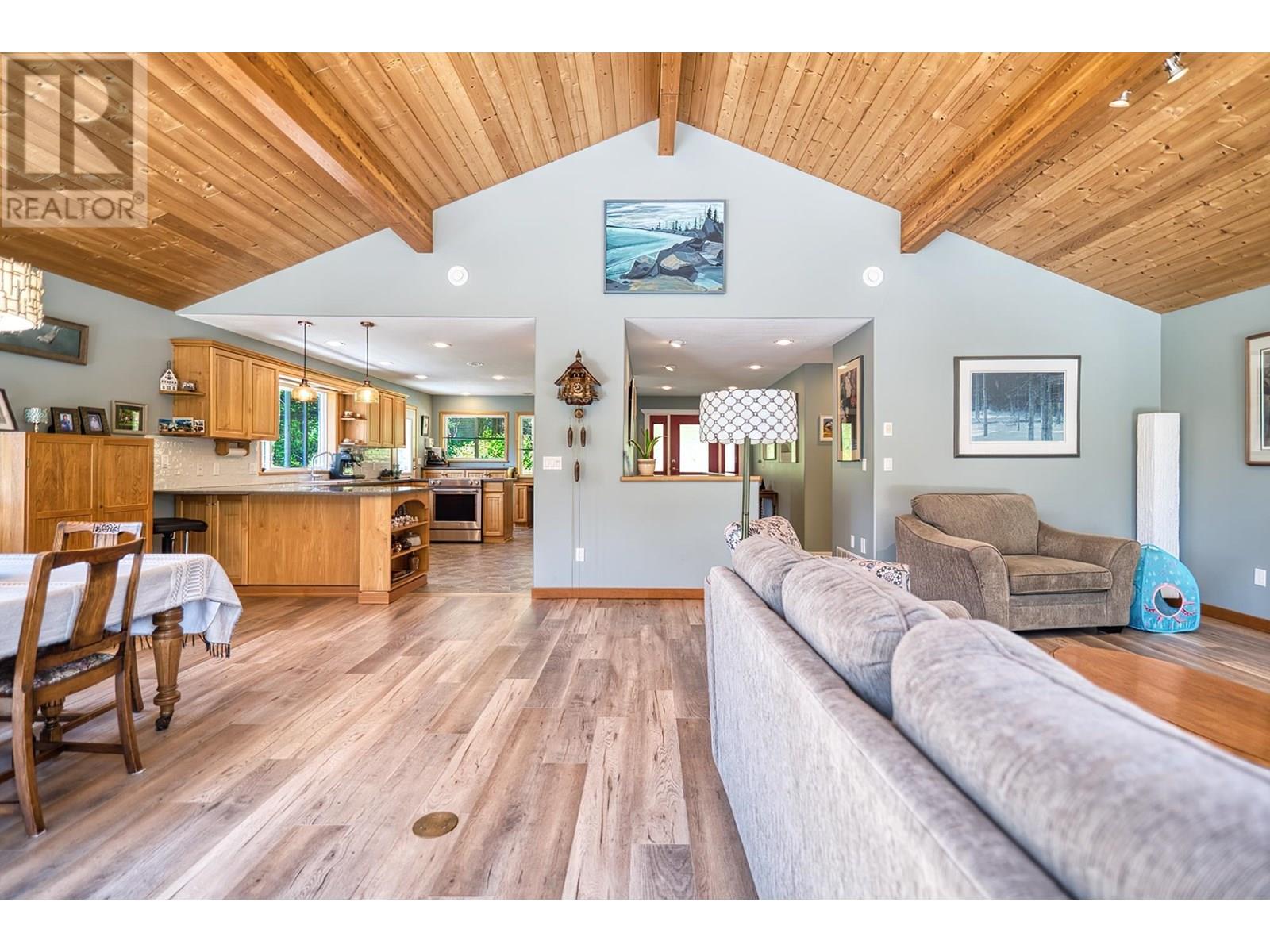 12800-12810 MAINSAIL ROAD, Madeira Park