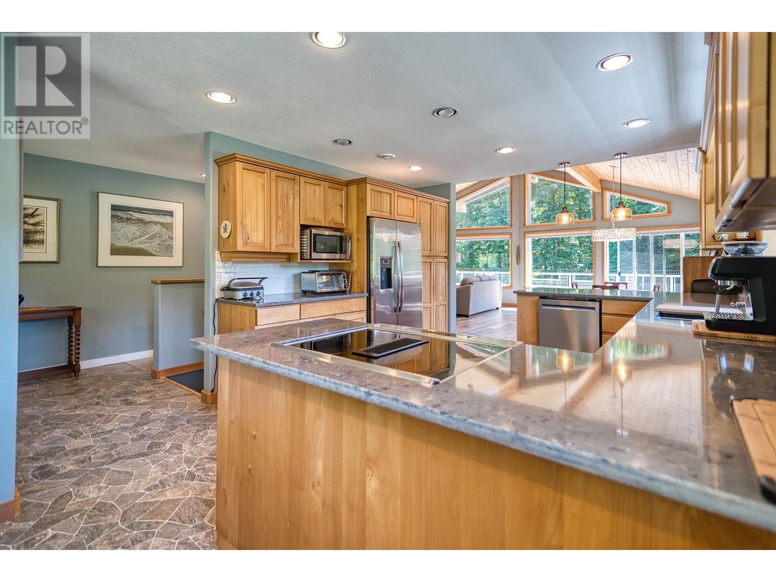 12800-12810 MAINSAIL ROAD, Madeira Park