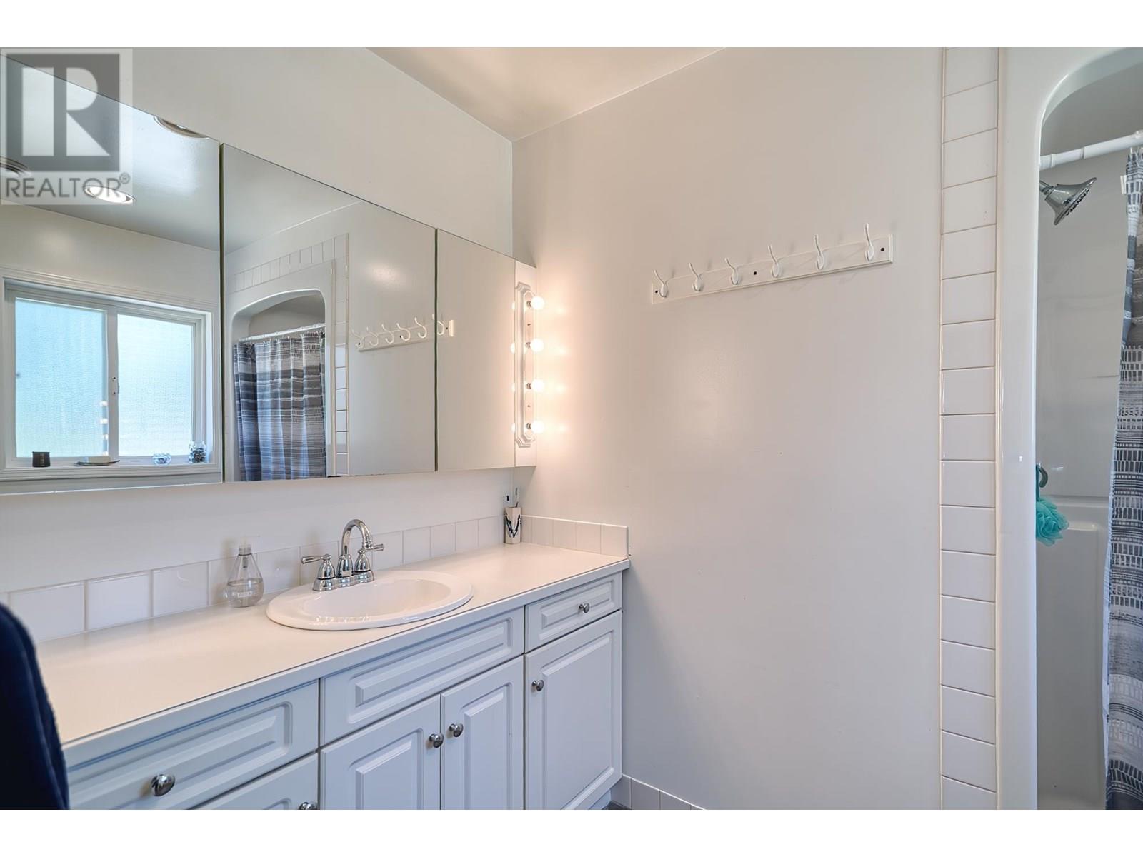12800-12810 MAINSAIL ROAD, Madeira Park