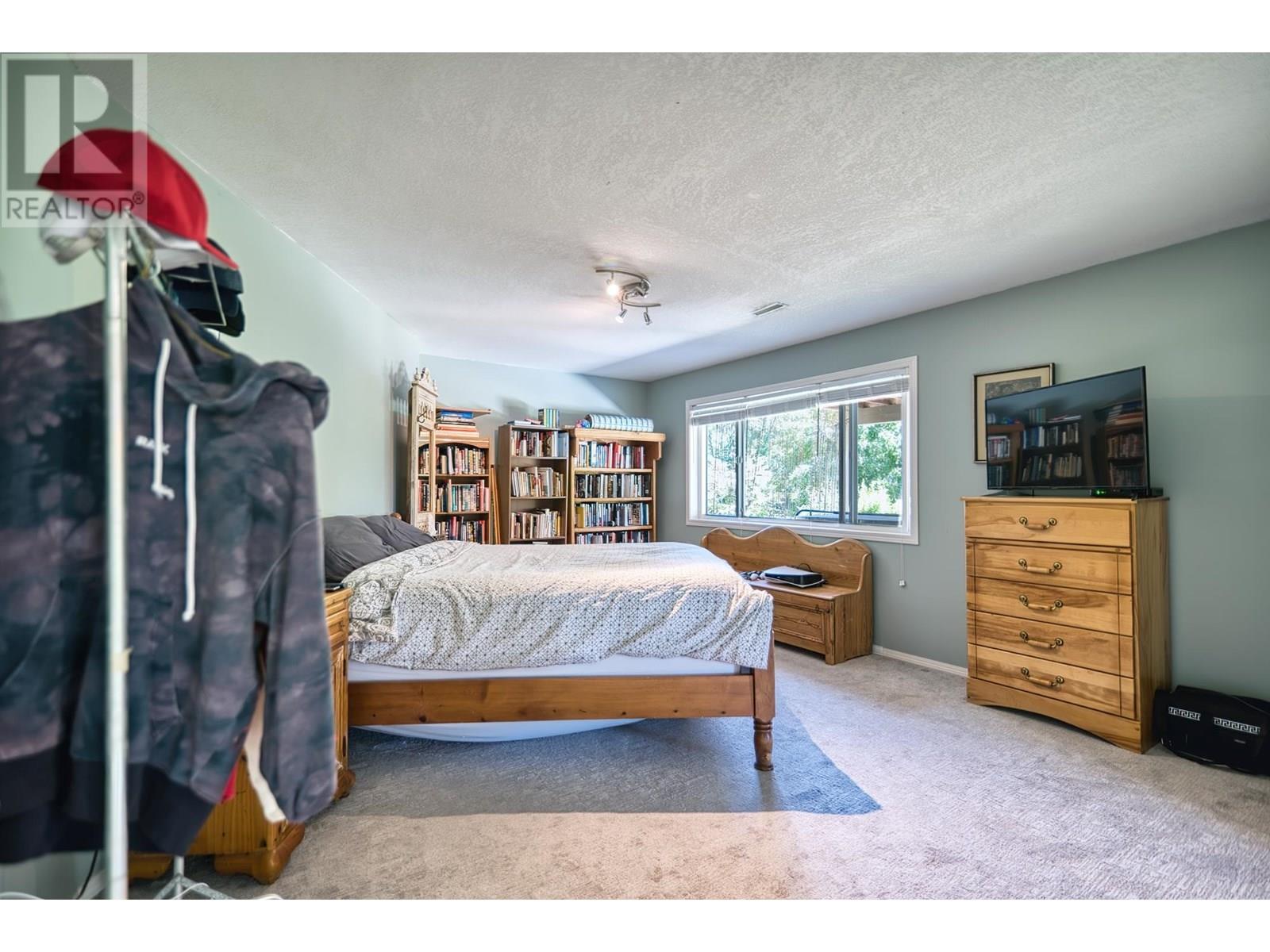 12800-12810 MAINSAIL ROAD, Madeira Park