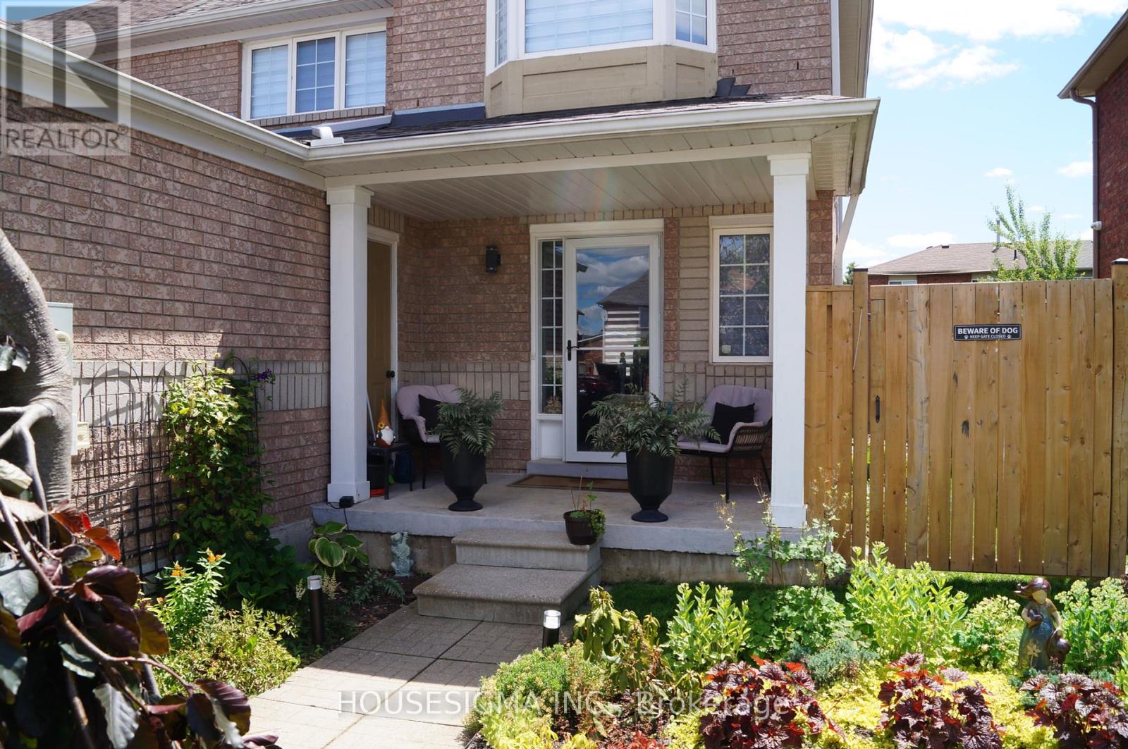 Photo 2 of 54 Weymouth Road, Barrie ON