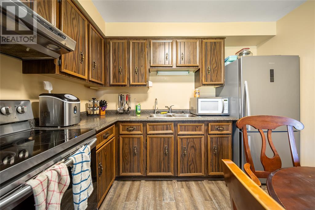 Photo 6 of 825 Exmouth Street Unit 6, Sarnia ON