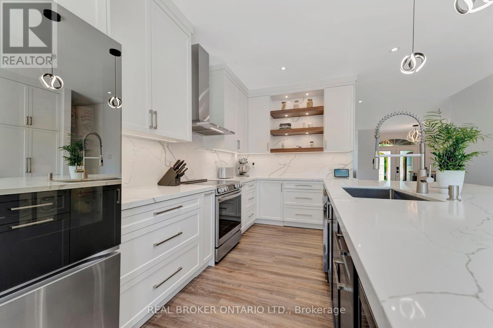 Photo 17 of 16 Casson Lane, Brantford ON