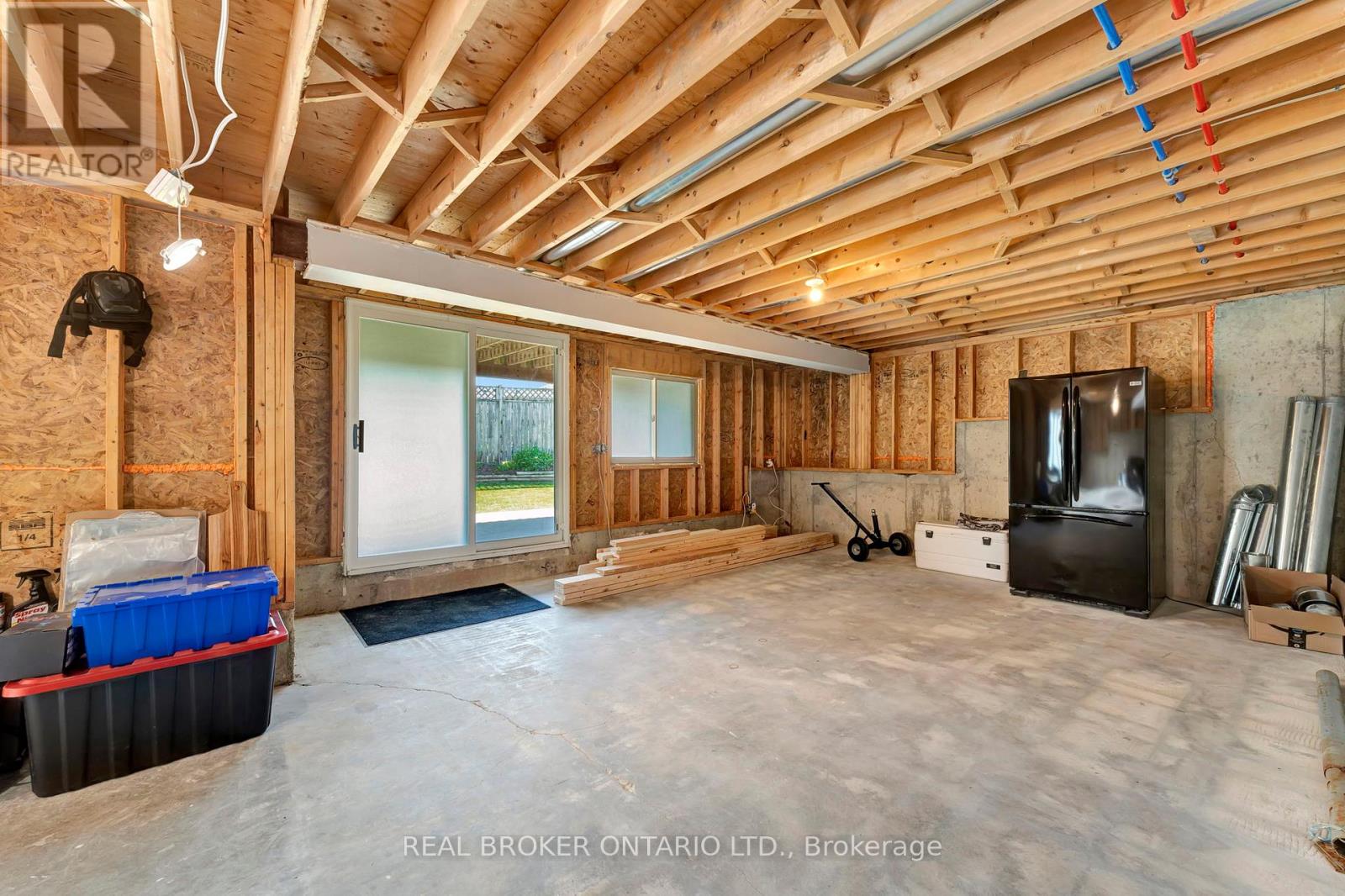 Photo 27 of 16 Casson Lane, Brantford ON