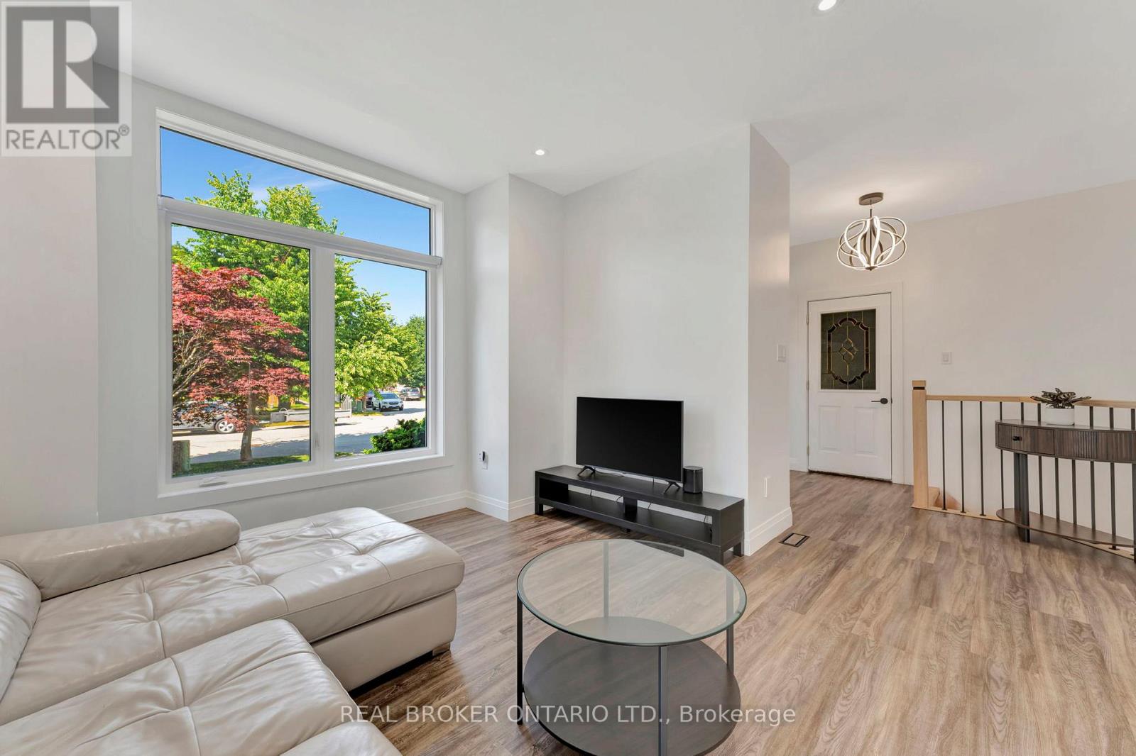 Photo 8 of 16 Casson Lane, Brantford ON