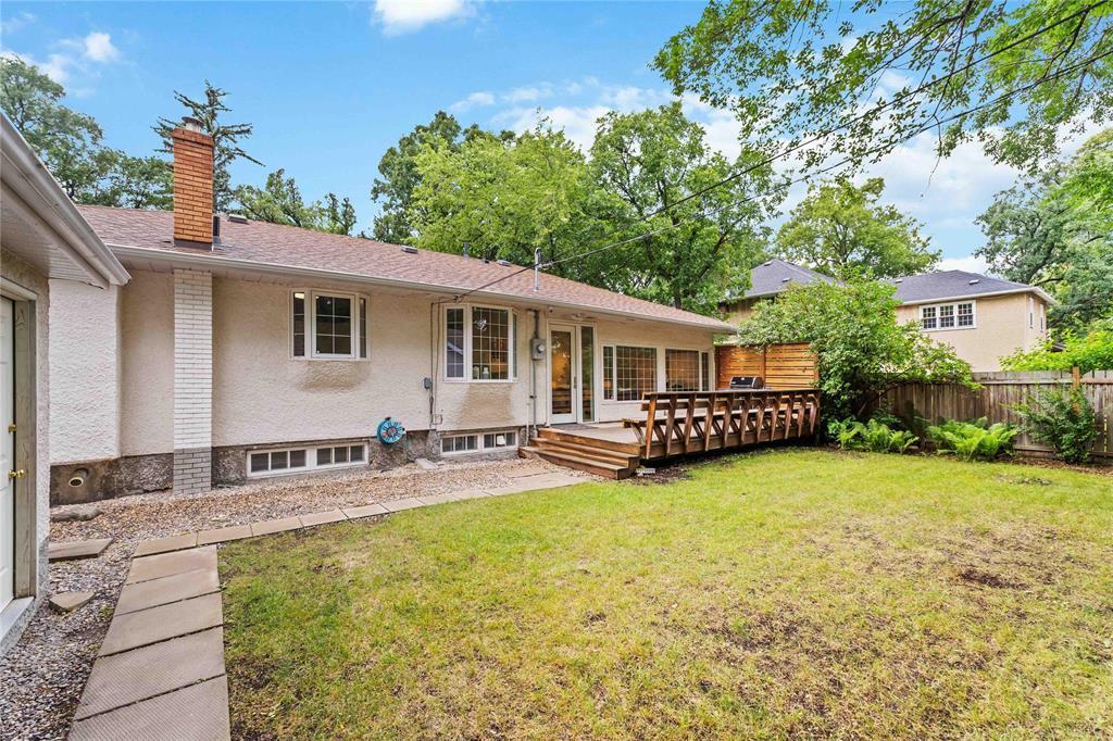 Photo 33 of 142 Oak Street, Winnipeg MB