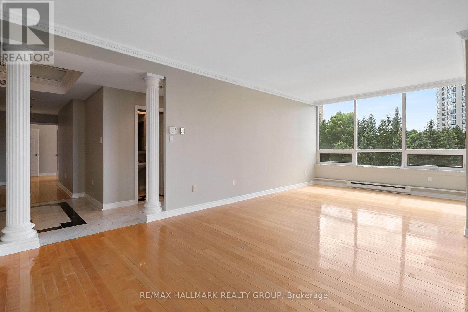 Photo 13 of 301 1480 Riverside Drive, Ottawa ON