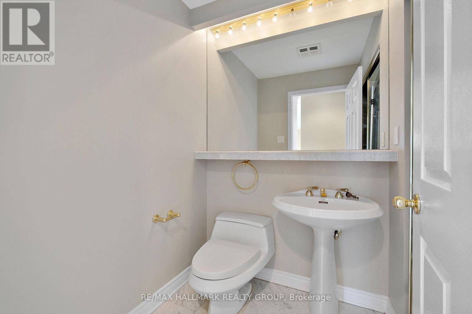 Photo 28 of 301 1480 Riverside Drive, Ottawa ON
