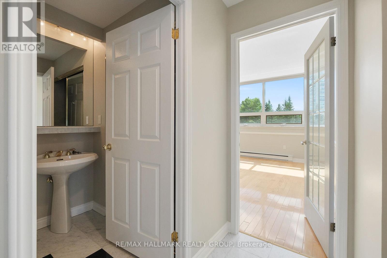 Photo 26 of 301 1480 Riverside Drive, Ottawa ON