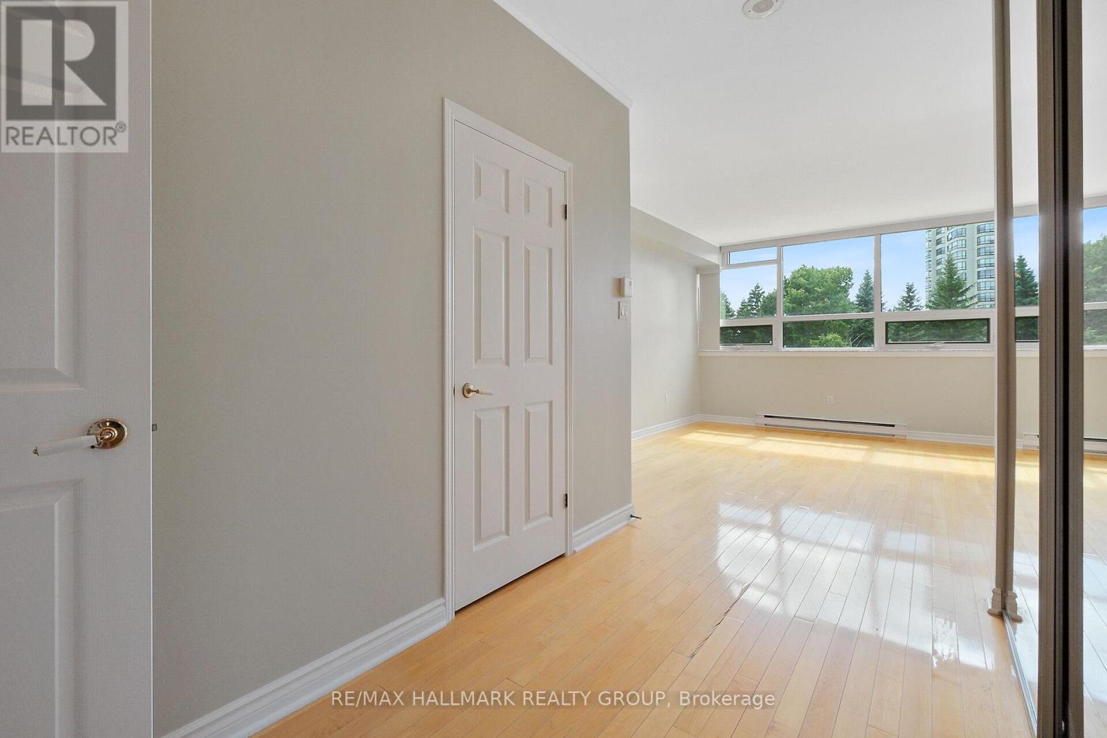 Photo 30 of 301 1480 Riverside Drive, Ottawa ON