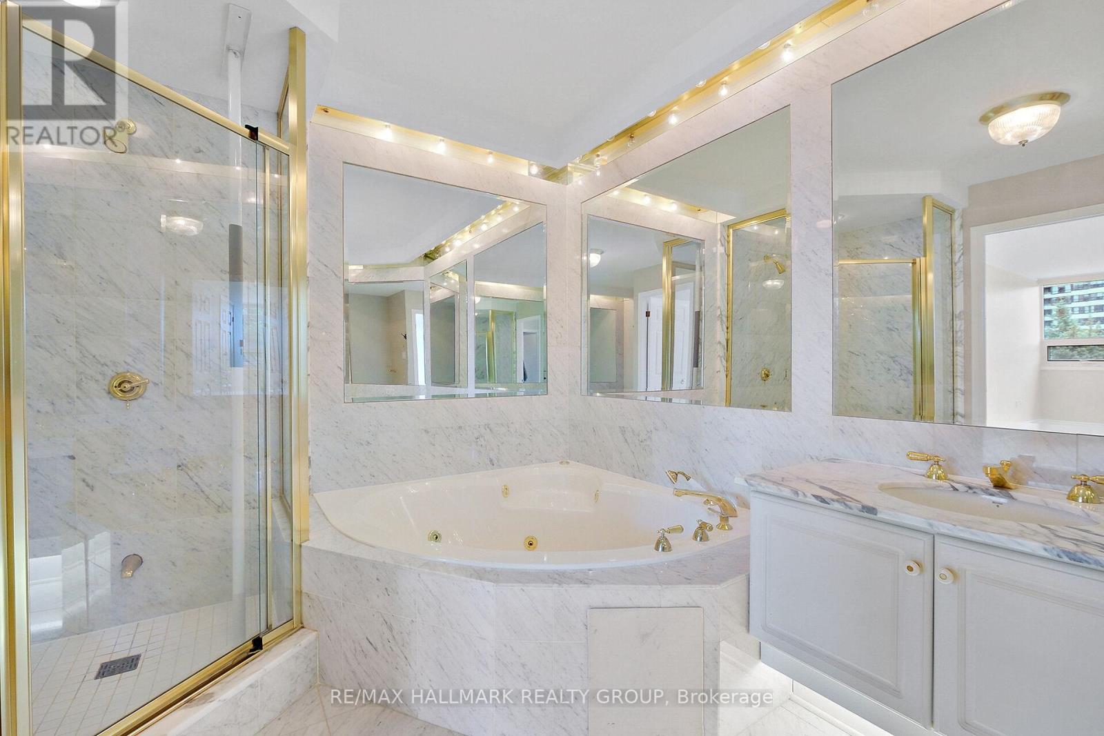 Photo 34 of 301 1480 Riverside Drive, Ottawa ON