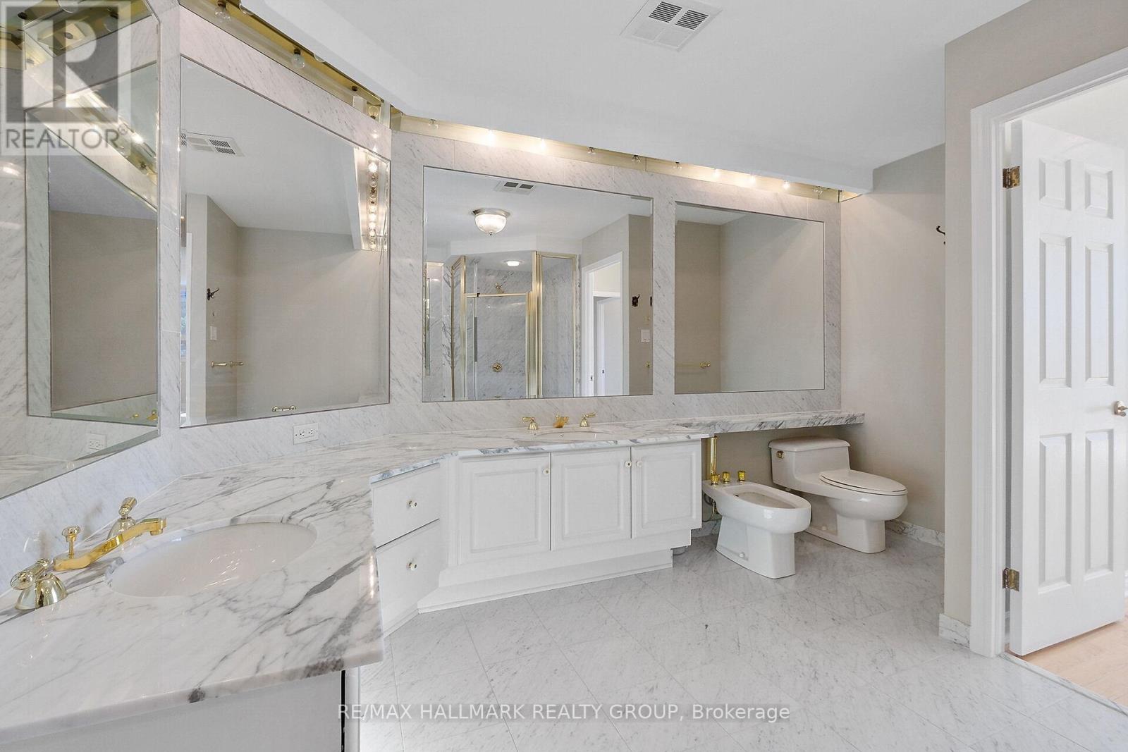 Photo 35 of 301 1480 Riverside Drive, Ottawa ON