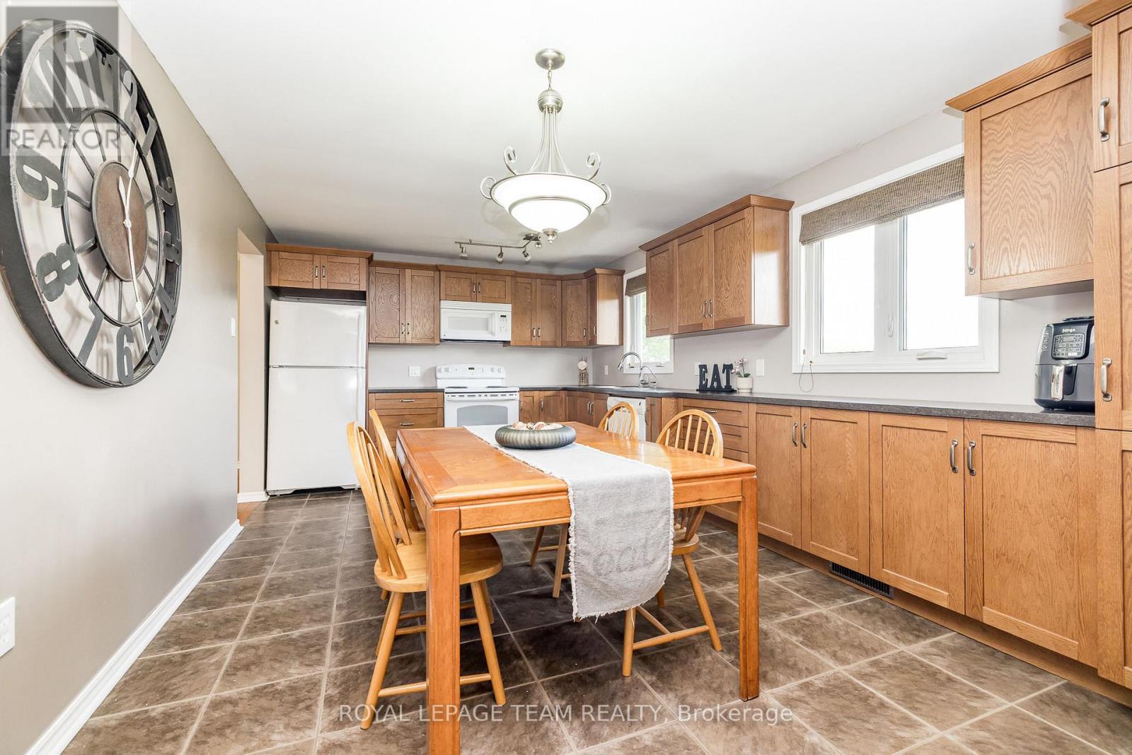 Photo 12 of 1234 Kinburn Side Road, Ottawa ON