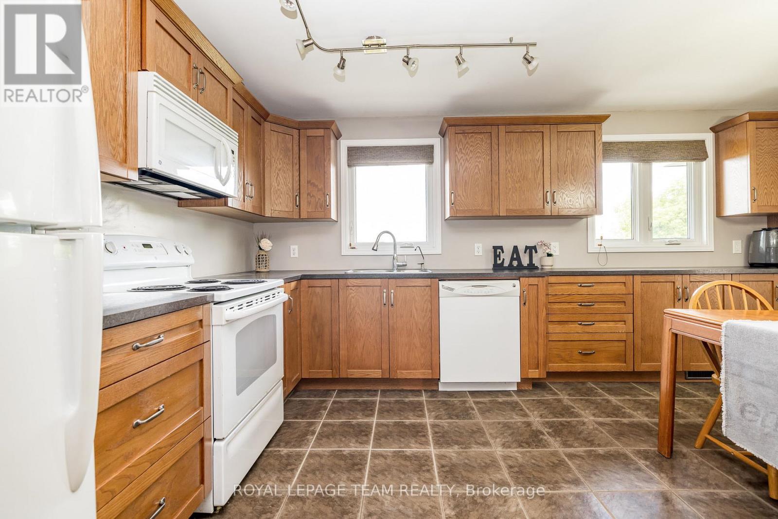 Photo 15 of 1234 Kinburn Side Road, Ottawa ON