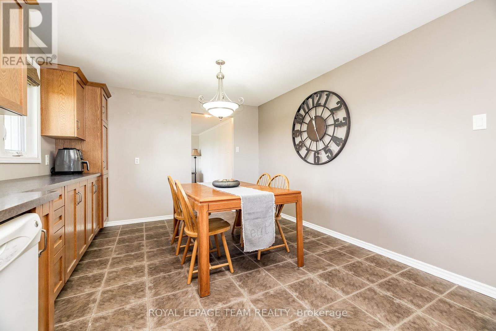 Photo 16 of 1234 Kinburn Side Road, Ottawa ON