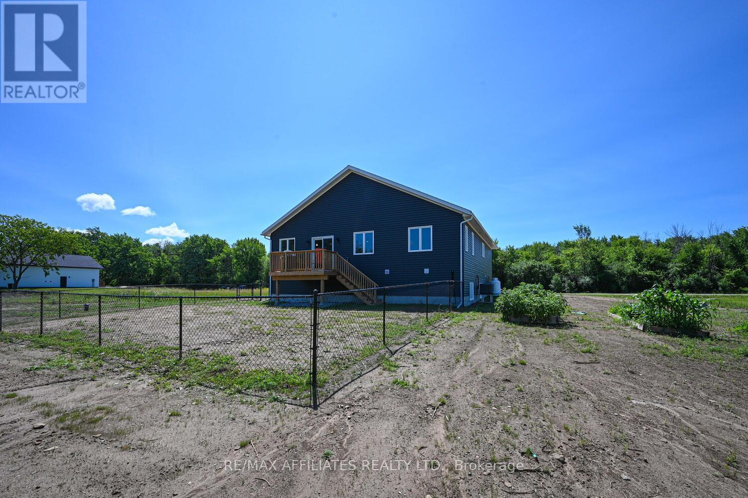 Photo 6 of 1162 Rideau River Road, Montague ON