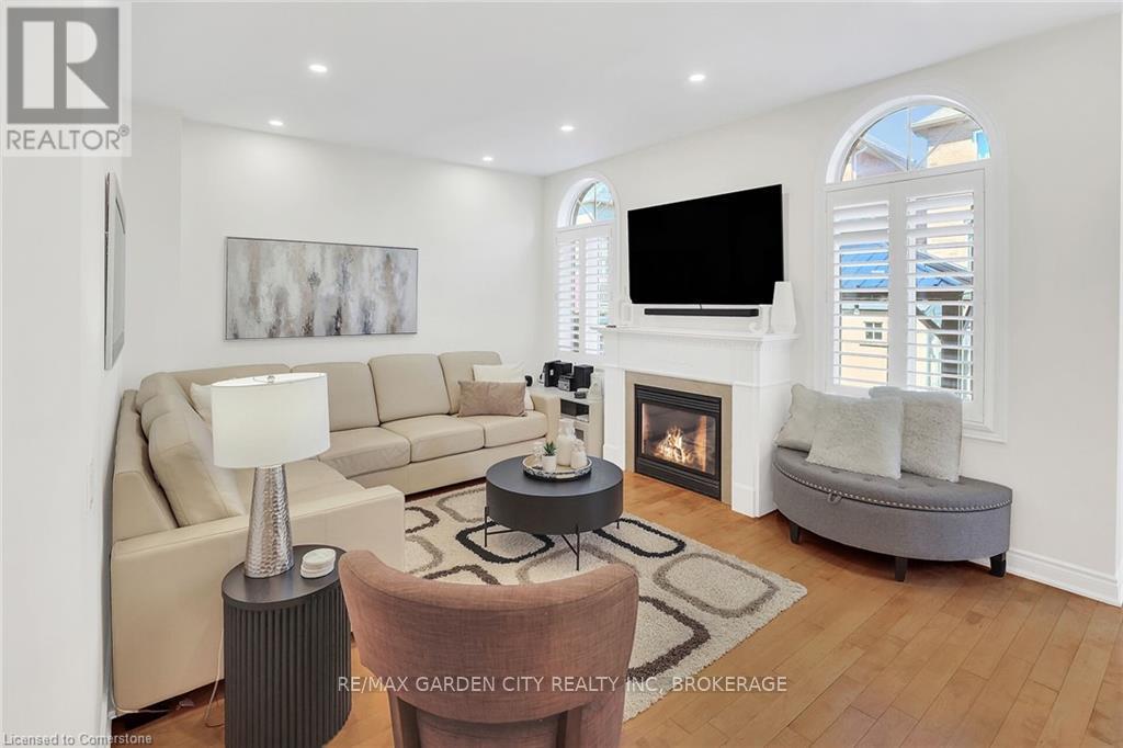 Photo 39 of 3323 Whilabout Terrace, Oakville ON