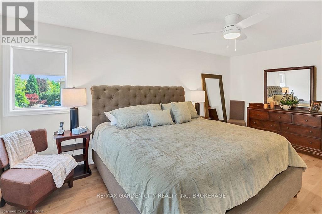 Photo 36 of 3323 Whilabout Terrace, Oakville ON