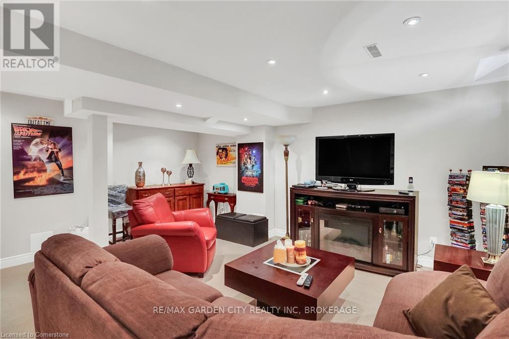 Photo 16 of 3323 Whilabout Terrace, Oakville ON