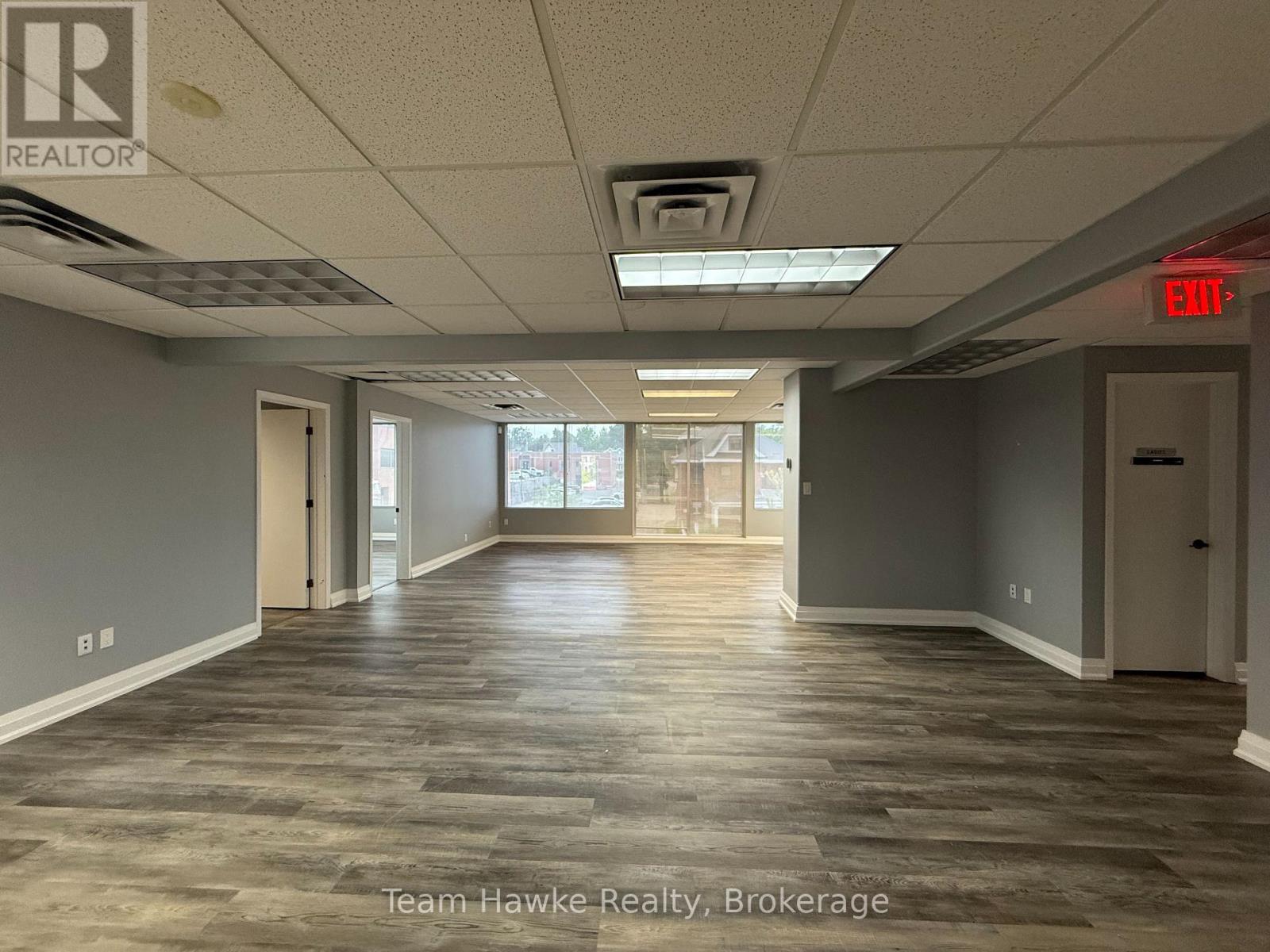 Photo 10 of 361 King Street, Midland ON
