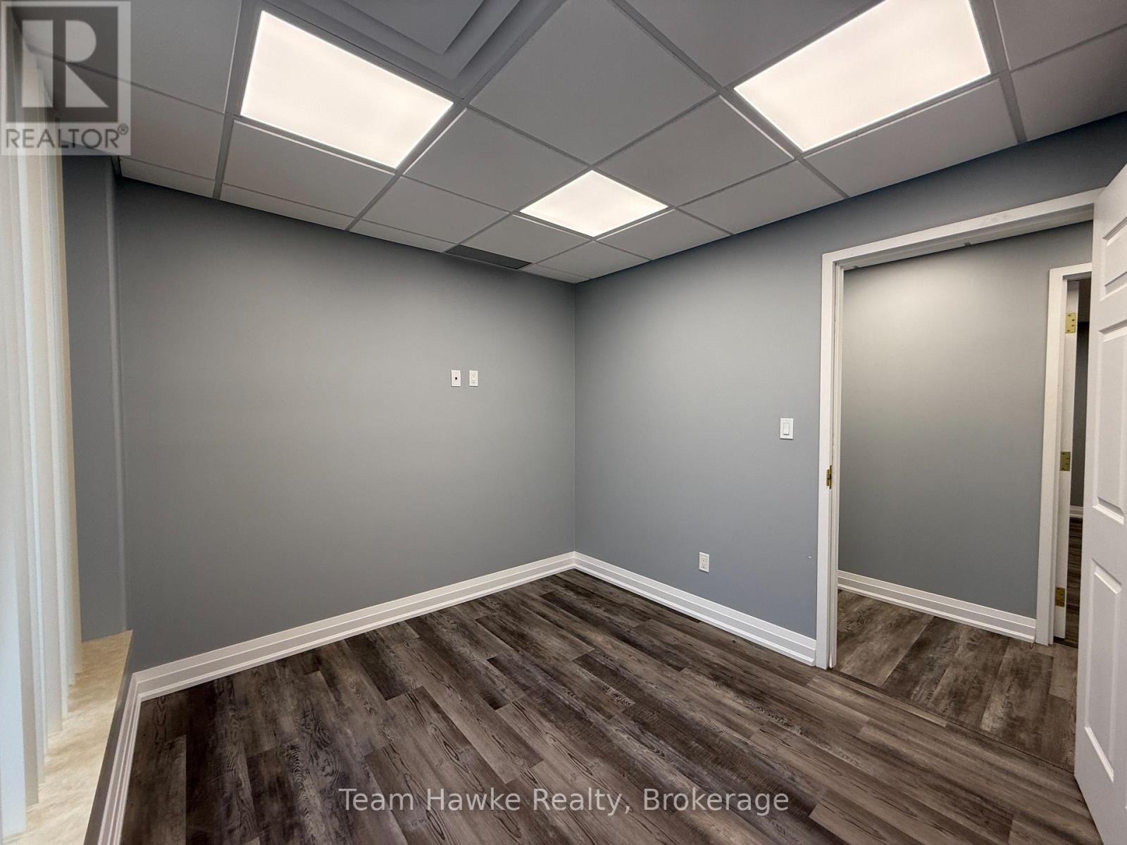 Photo 13 of 361 King Street, Midland ON
