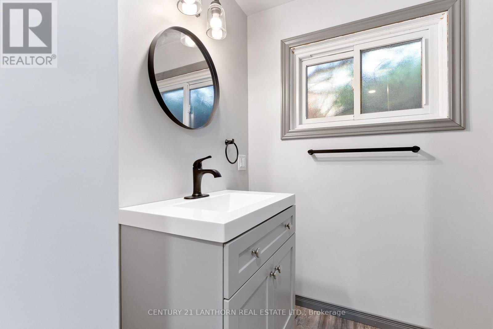 Photo 2 of 59 Nicholas Street, Quinte West ON