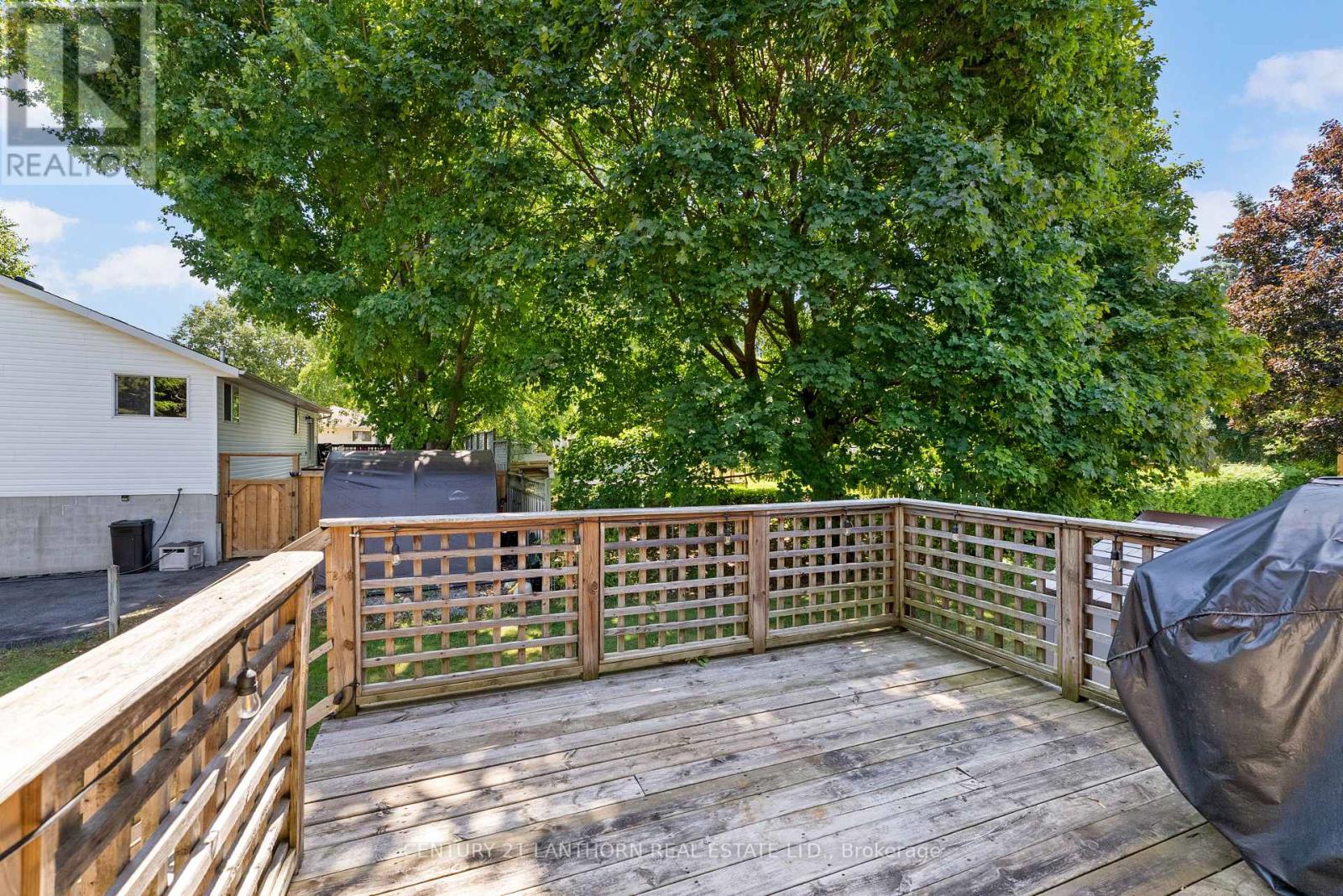 Photo 24 of 59 Nicholas Street, Quinte West ON
