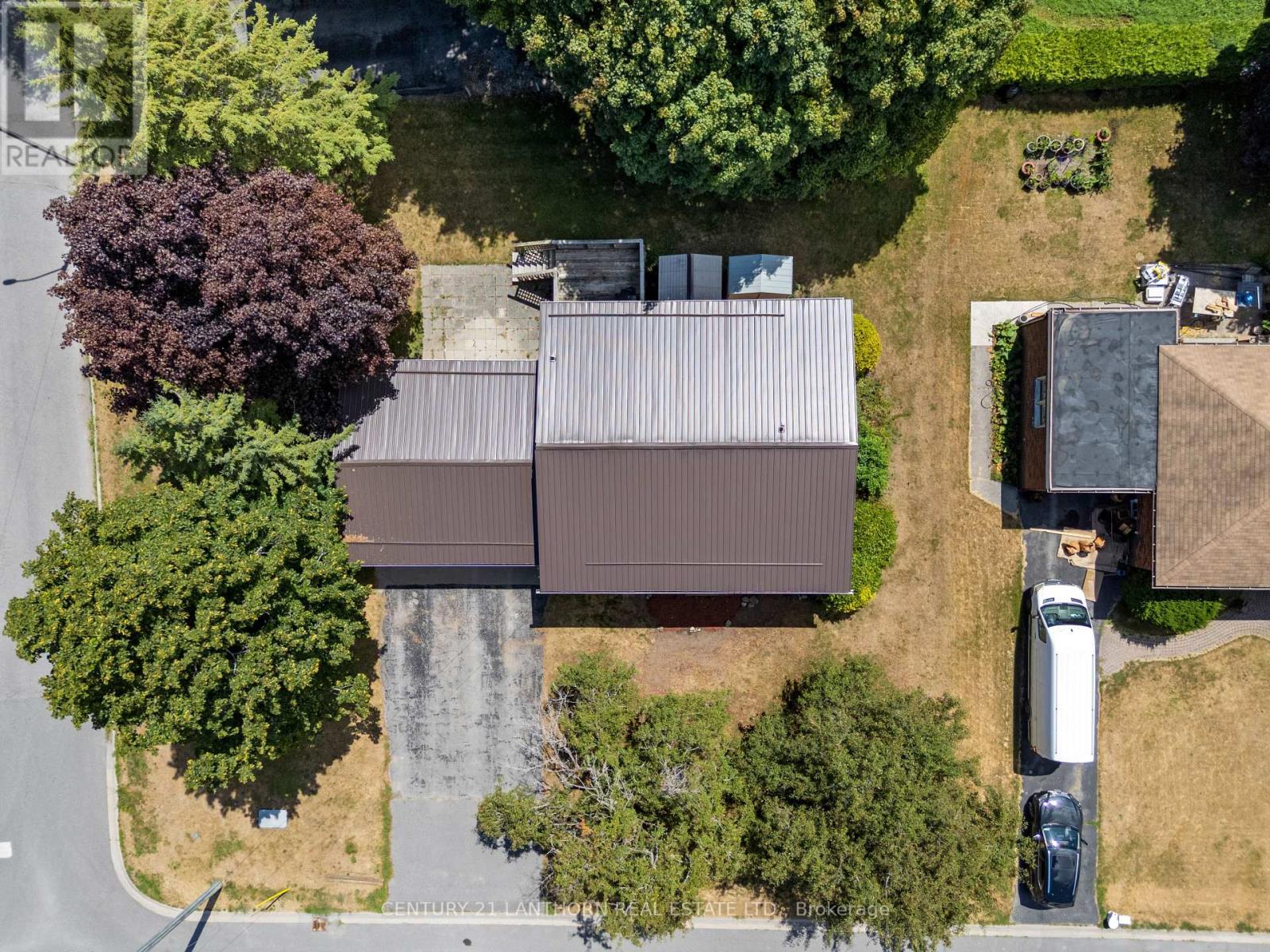 Photo 29 of 59 Nicholas Street, Quinte West ON