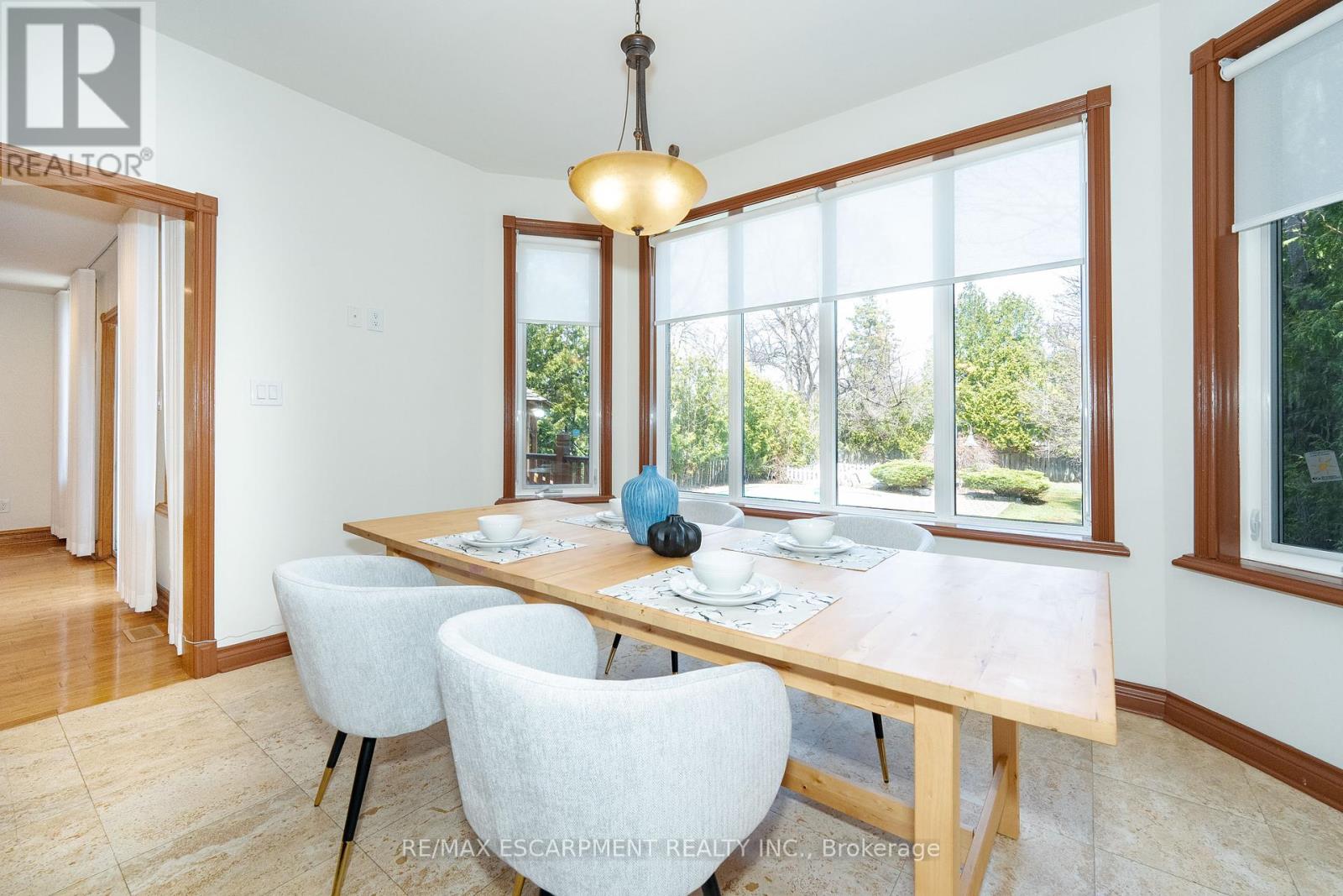 Photo 14 of 122 Arten Avenue, Richmond Hill ON
