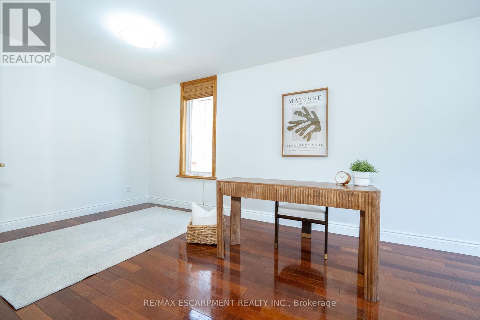 Photo 15 of 122 Arten Avenue, Richmond Hill ON