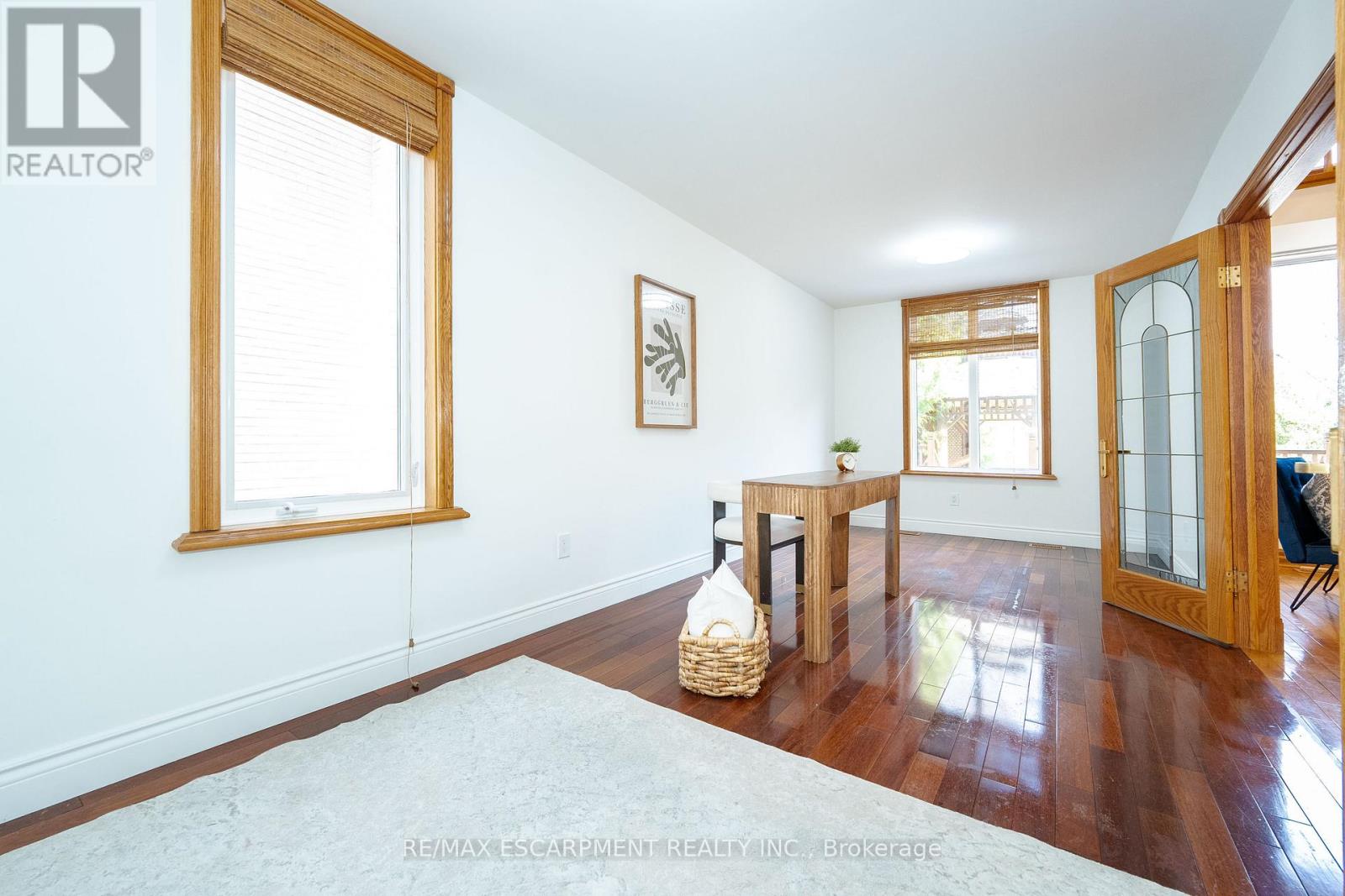 Photo 16 of 122 Arten Avenue, Richmond Hill ON