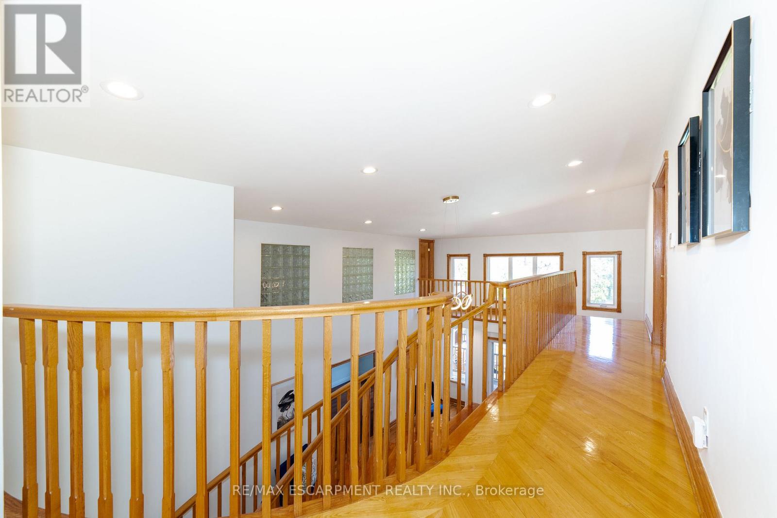 Photo 19 of 122 Arten Avenue, Richmond Hill ON