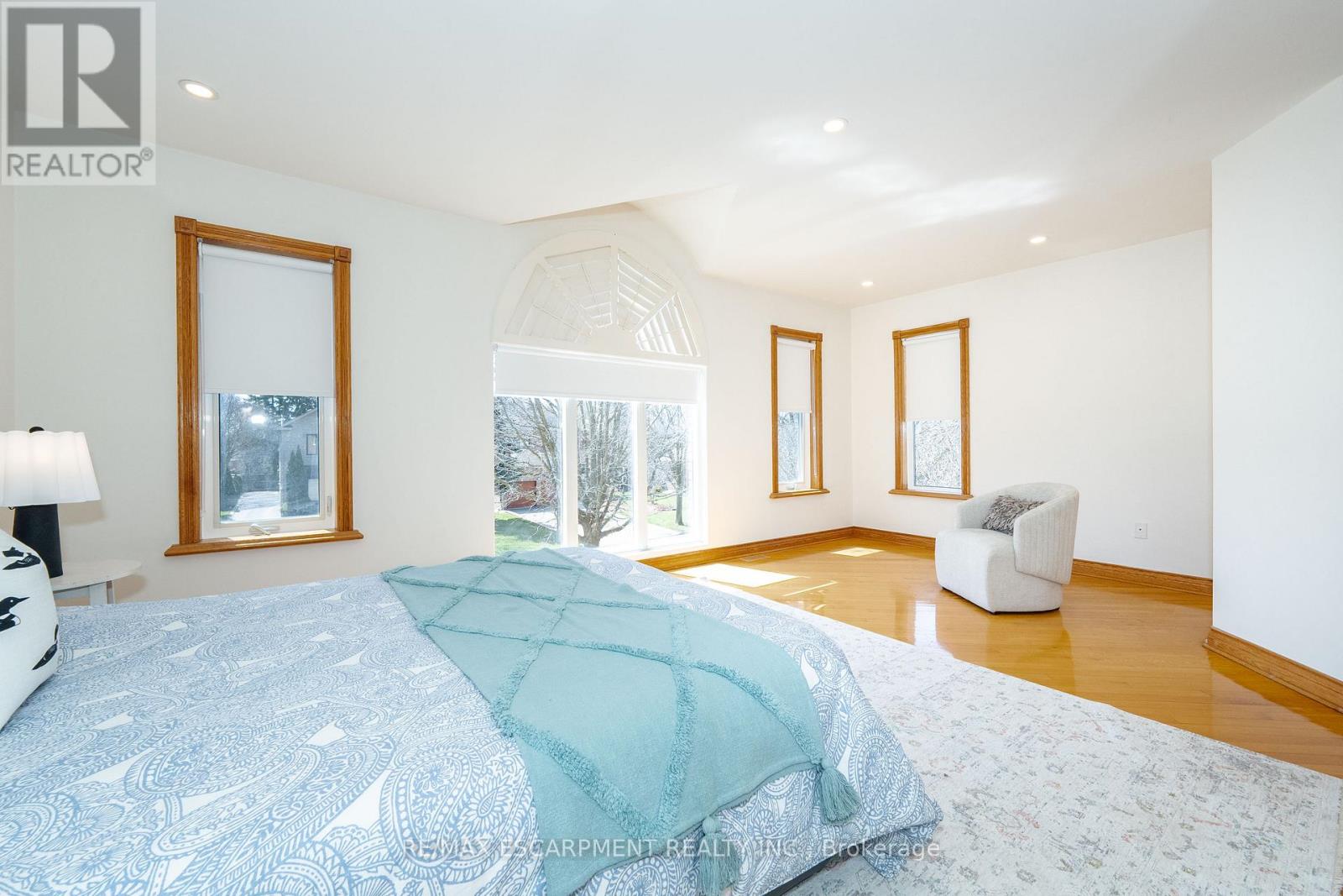 Photo 28 of 122 Arten Avenue, Richmond Hill ON