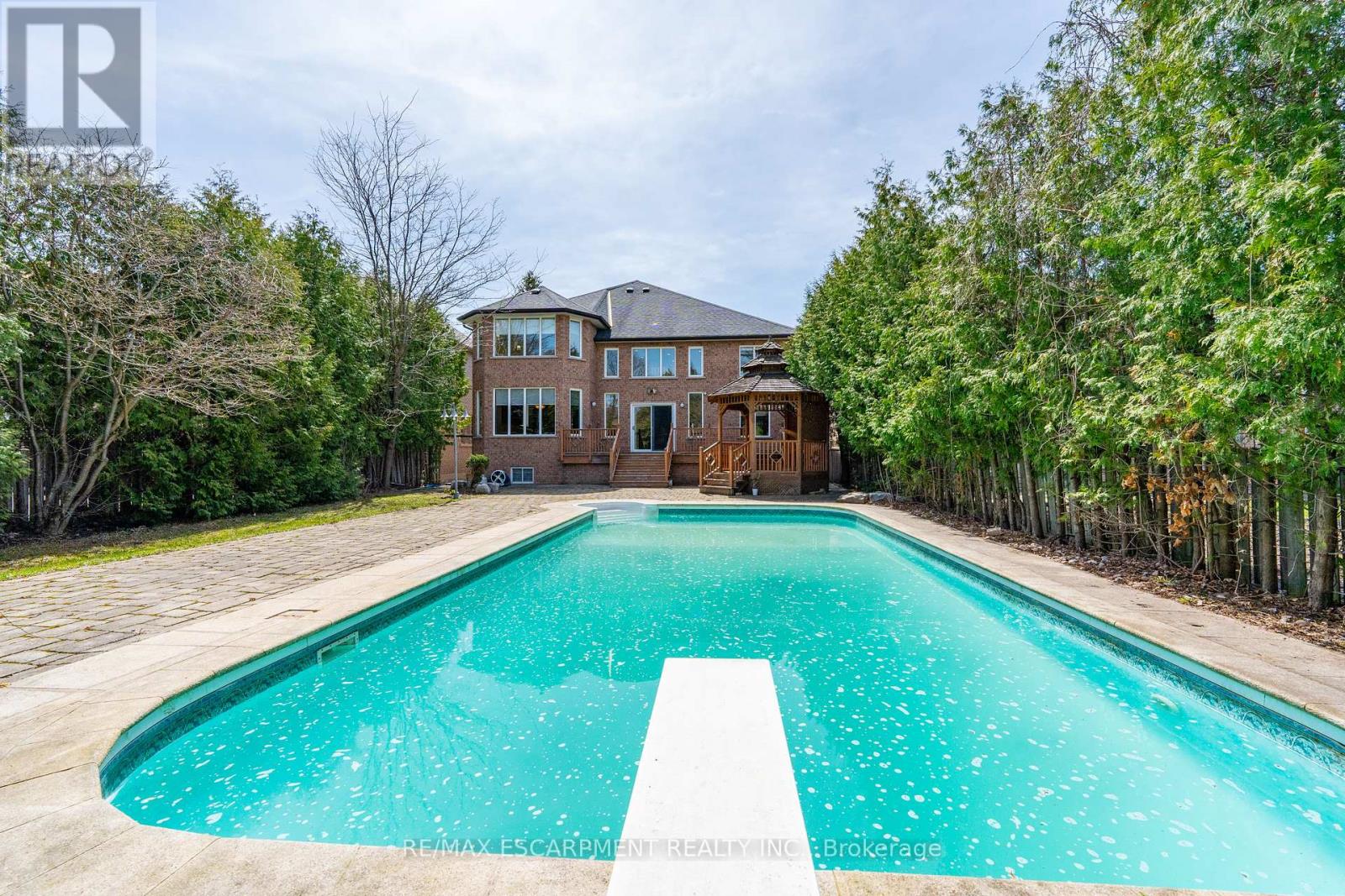 Photo 39 of 122 Arten Avenue, Richmond Hill ON
