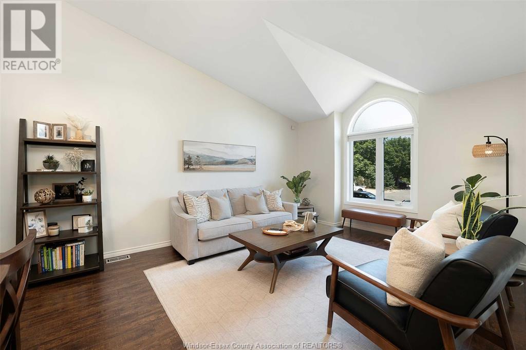 Photo 7 of 430 Thorn Ridge Crescent, Amherstburg ON