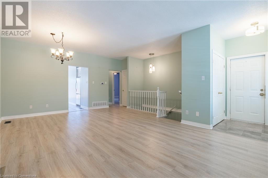 Photo 10 of 34 Southbrook Drive Unit 3, Binbrook ON