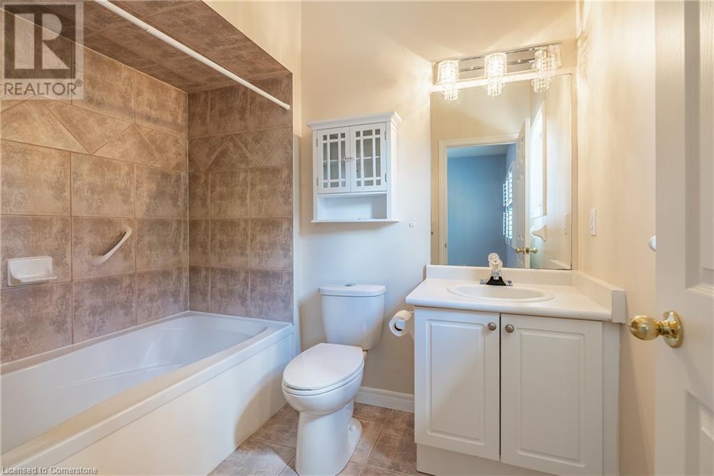 Photo 19 of 34 Southbrook Drive Unit 3, Binbrook ON