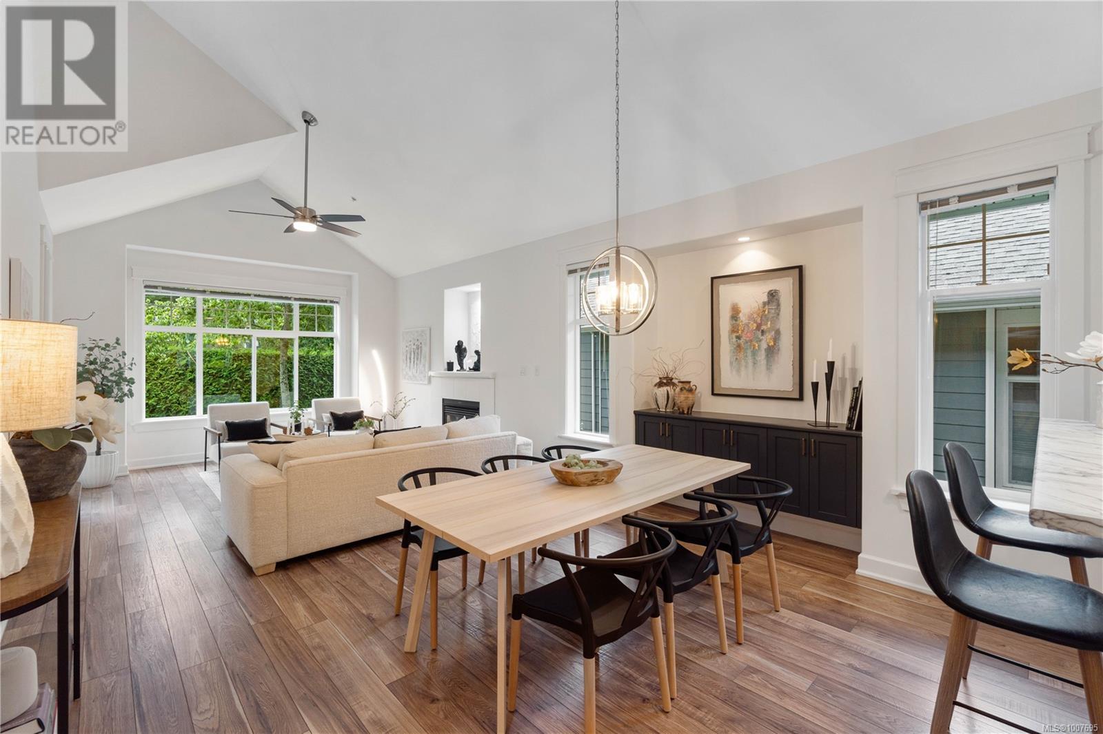 Photo 6 of 6353 Pinewood Lane, Nanaimo BC