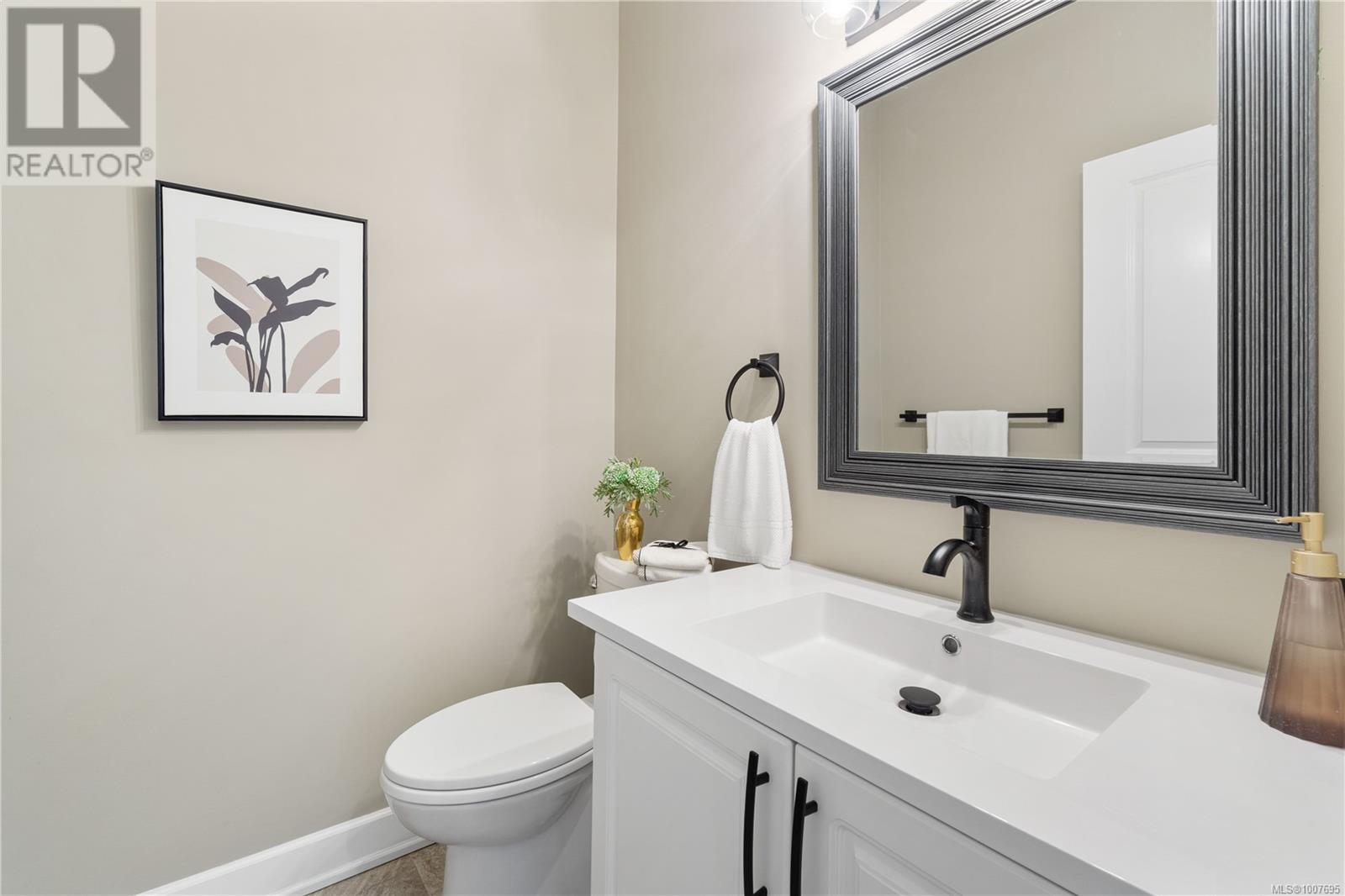 Photo 34 of 6353 Pinewood Lane, Nanaimo BC