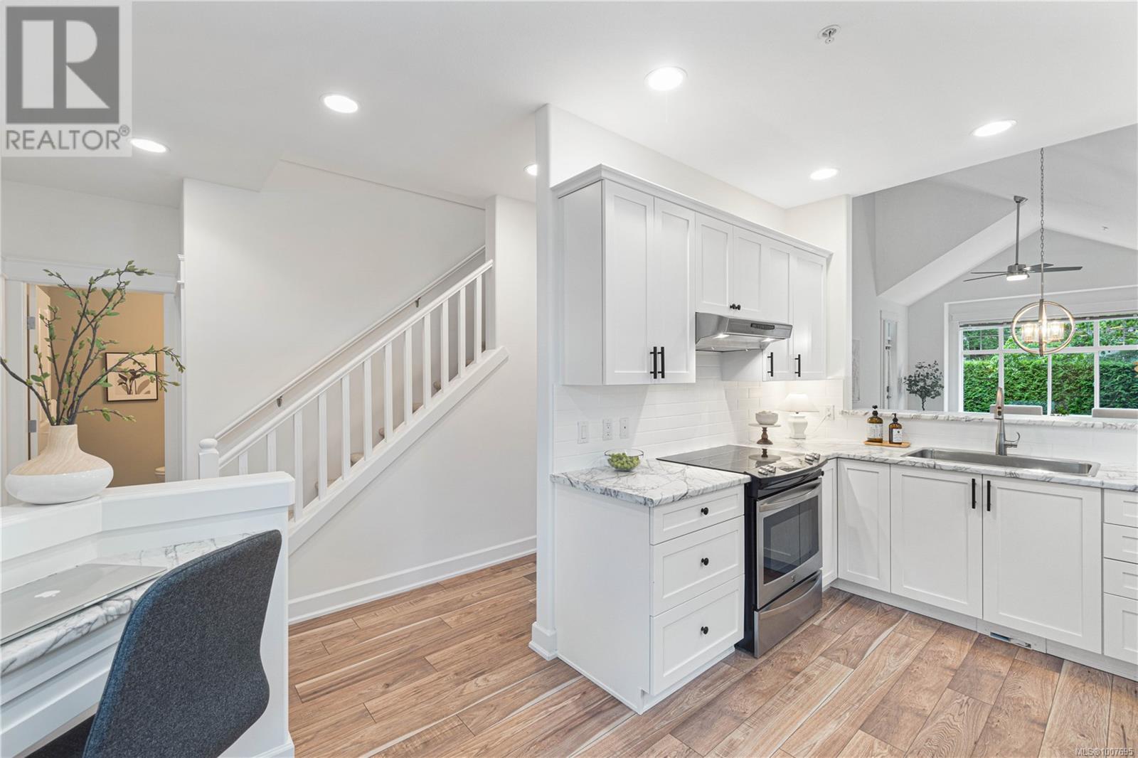 Photo 33 of 6353 Pinewood Lane, Nanaimo BC