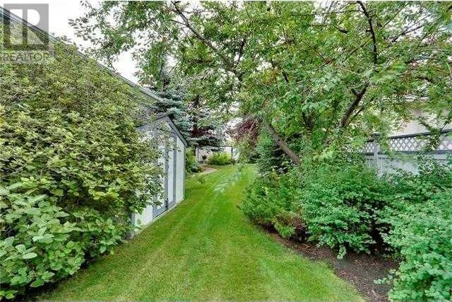 Photo 5 of 175 Pumpvalley Court Sw, Calgary AB