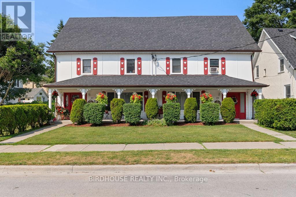 Photo 1 of 37 39 Sussex Street N, Kawartha Lakes ON