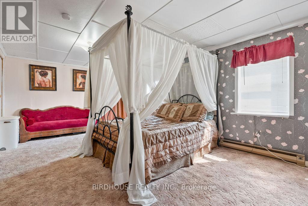 Photo 13 of 37 39 Sussex Street N, Kawartha Lakes ON