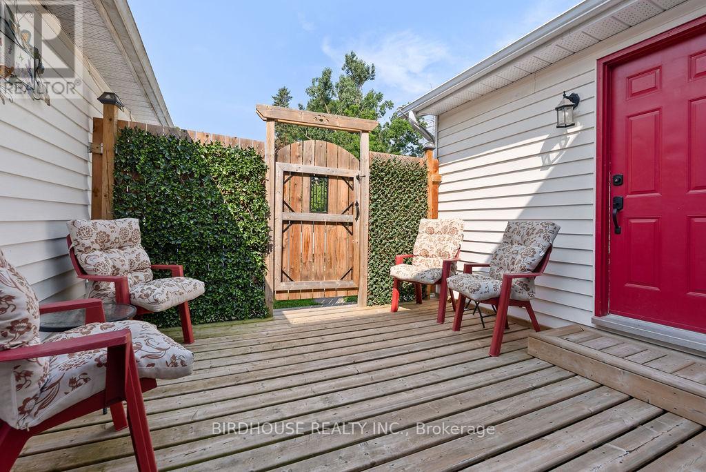 Photo 7 of 37 39 Sussex Street N, Kawartha Lakes ON