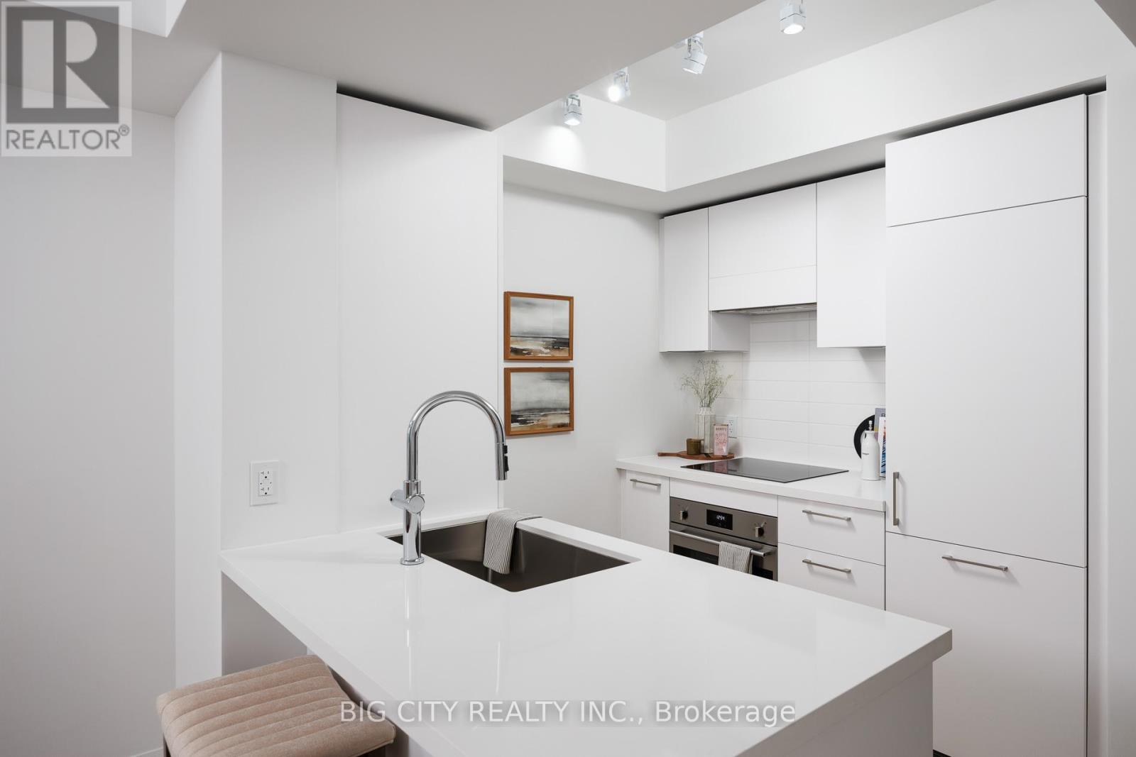 Photo 7 of 803 36 Brentcliffe Road, Toronto ON