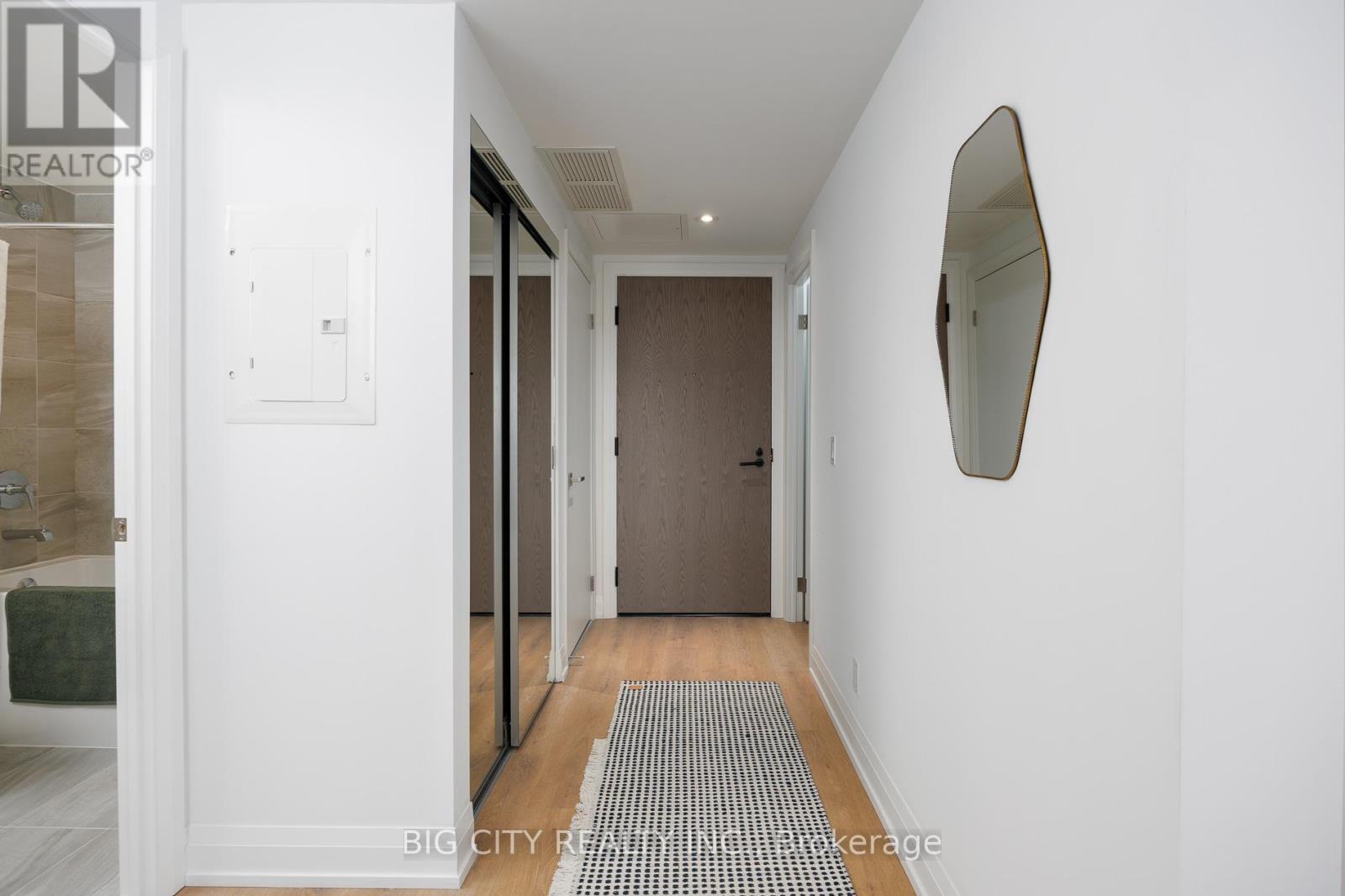 Photo 6 of 911 36 Brentcliffe Road, Toronto ON