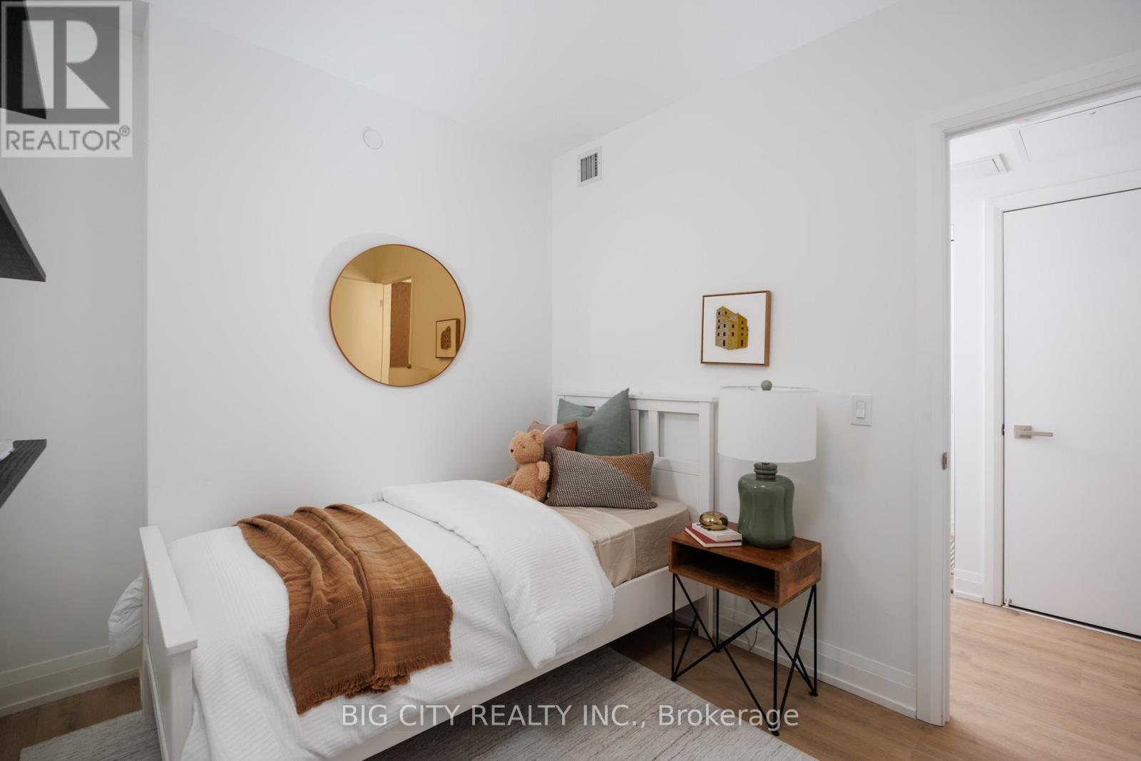 Photo 22 of 911 36 Brentcliffe Road, Toronto ON