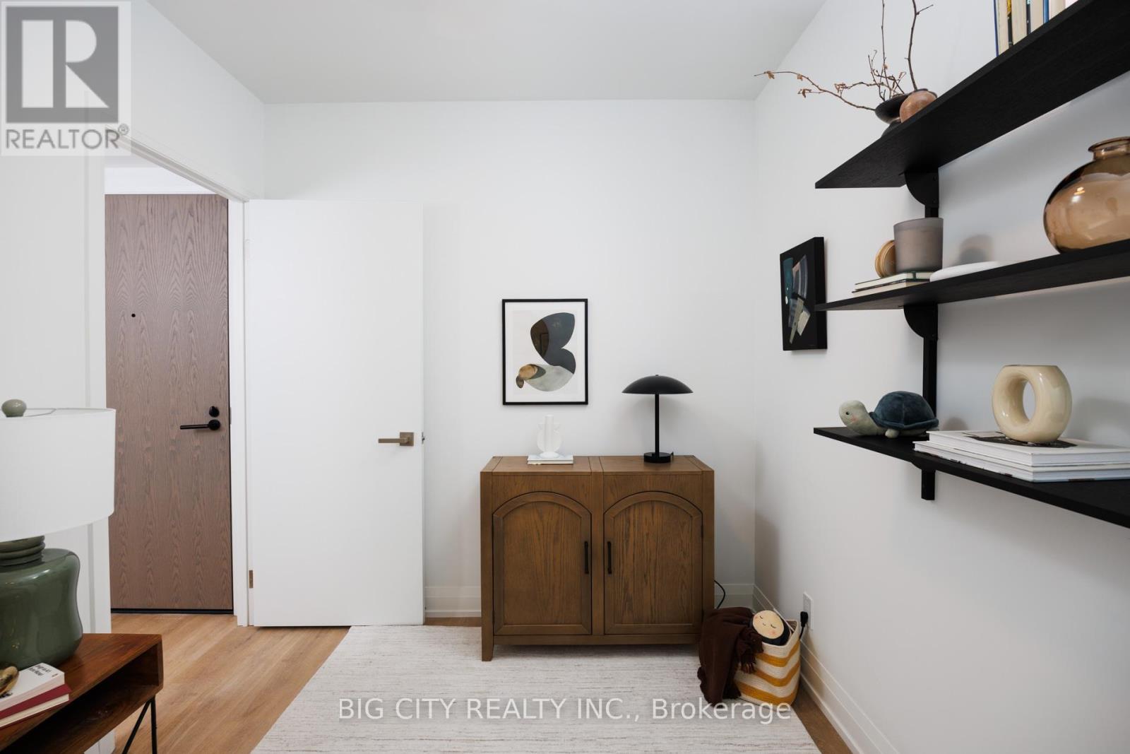 Photo 11 of 911 36 Brentcliffe Road, Toronto ON